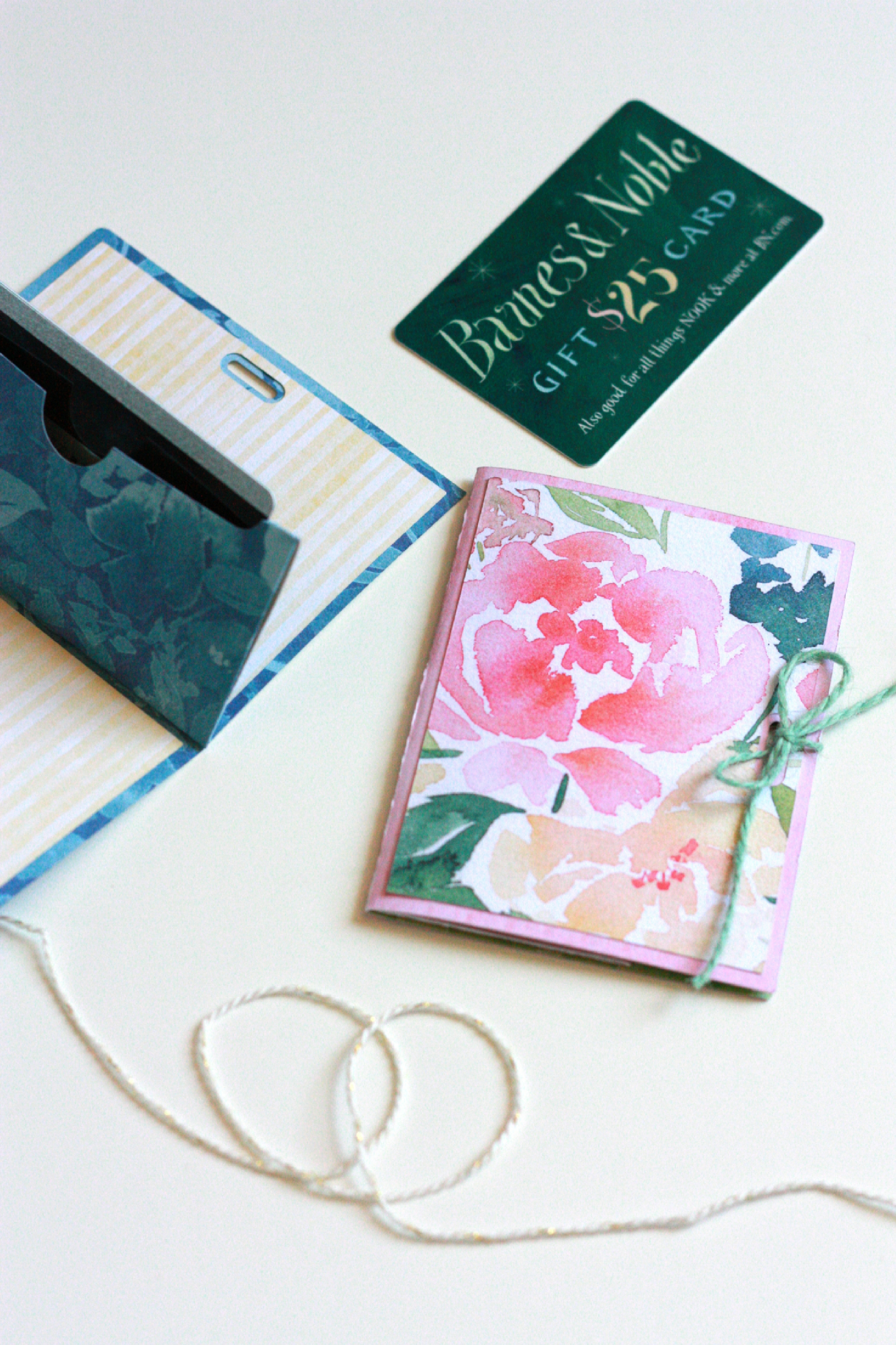 DIY GIFT CARD HOLDER WITH CRICUT EXPLORE AIR 2