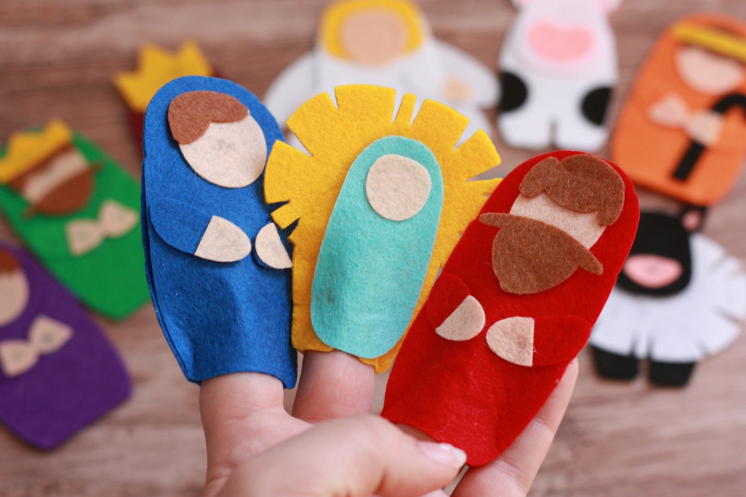 DIY NO SEW FELT NATIVITY FINGER PUPPETS WITH THE CRICUT MAKER