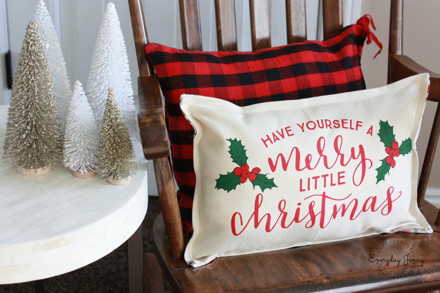 Easy DIY Christmas Pillows